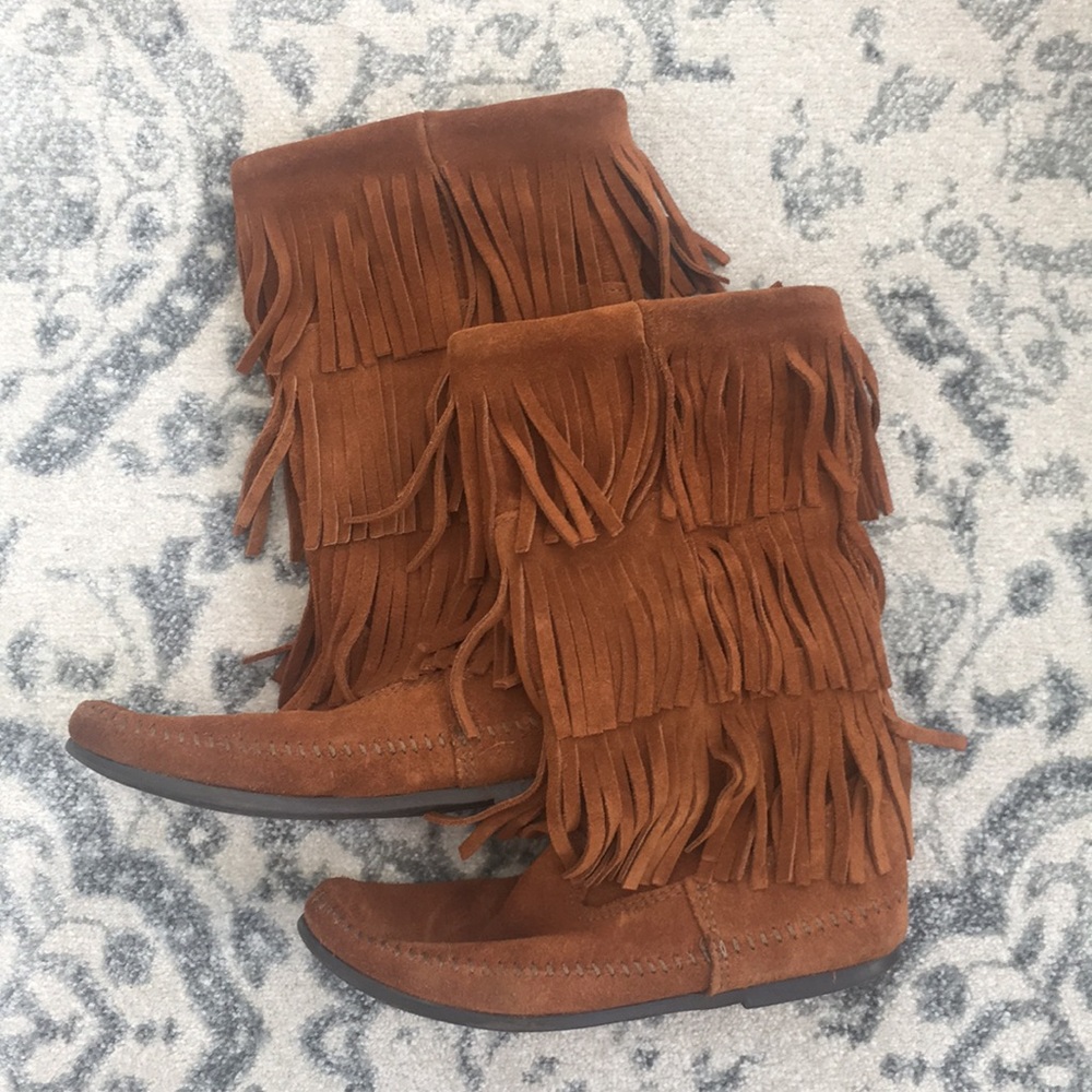 Minnetonka 3-layer fringe boots